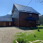 Апартаменты під явором *