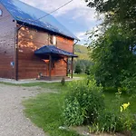 Апартаменты під явором *